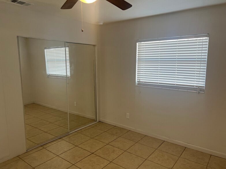 Building Photo - 7101 Dartmouth Ave N