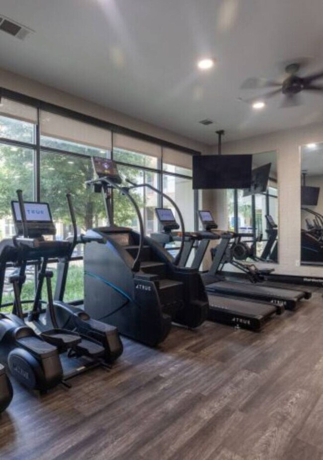 Building Photo - 8122 Midtown Blvd