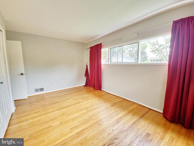 Building Photo - 8 Gruenther Ct