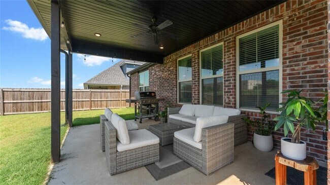 Building Photo - 4103 SW Wheatgrass Blvd