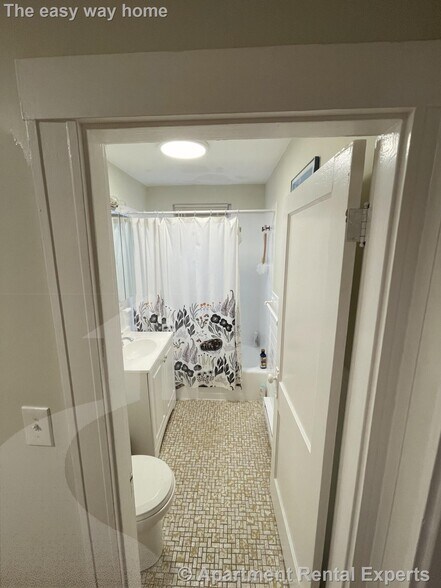 Building Photo - 402 Highland Ave