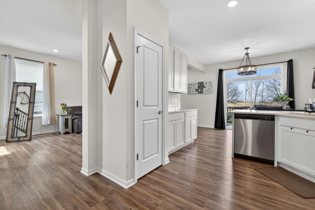 Building Photo - 15012 W Cyrus Dr