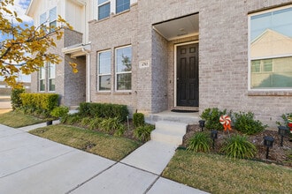 Building Photo - 4703 Kindred St