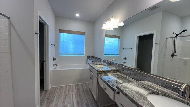 Building Photo - 2218 Sanibel Ln