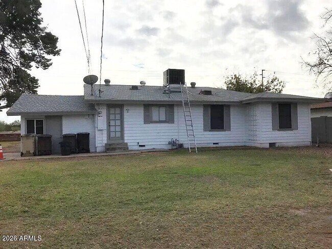 Building Photo - 8238 W Monroe St