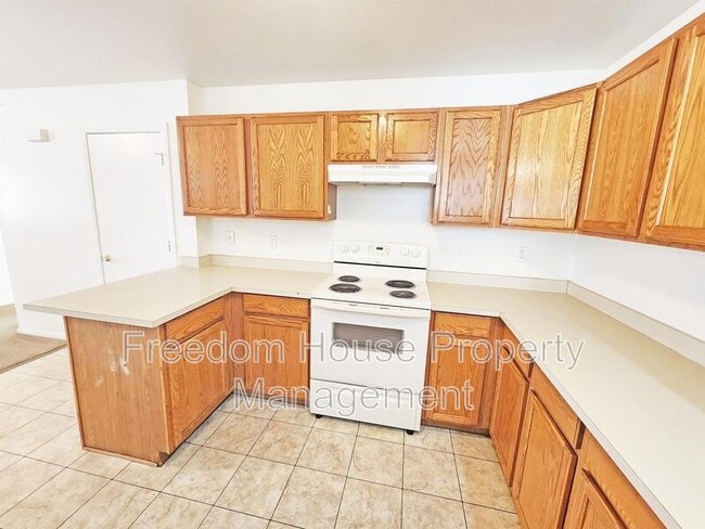 Building Photo - 2341 E Calvada Blvd