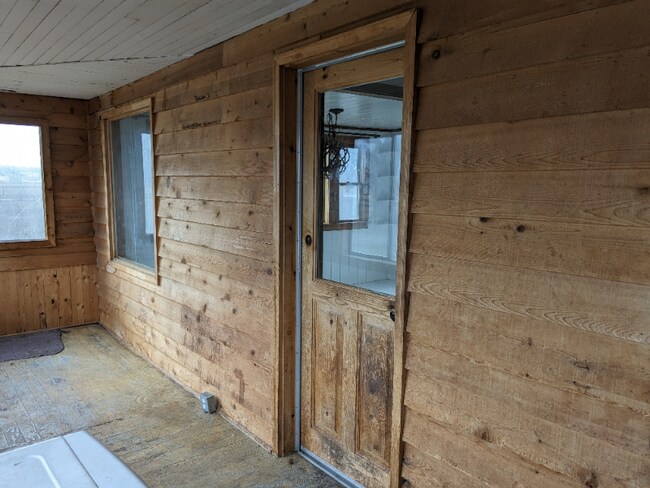 Building Photo - 5028 Eastside Hwy