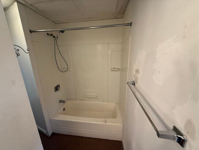 Building Photo - 429-431 E. King Street