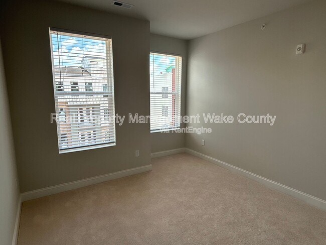 Building Photo - 1235 Shaw View Aly