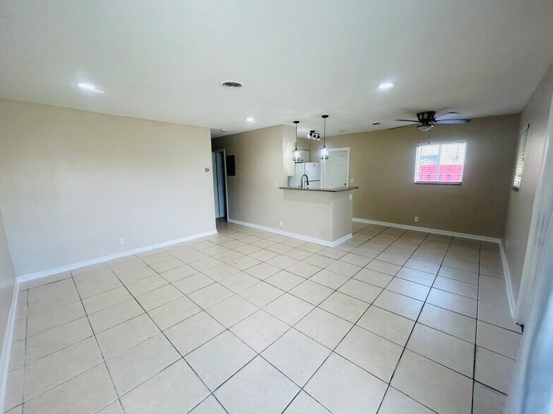 Building Photo - 131 NW 57th St