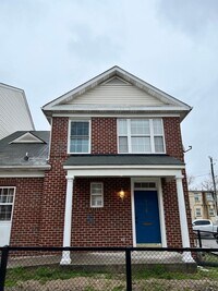 Building Photo - Spacious 3 Bedroom End Unit- Baltimore, MD