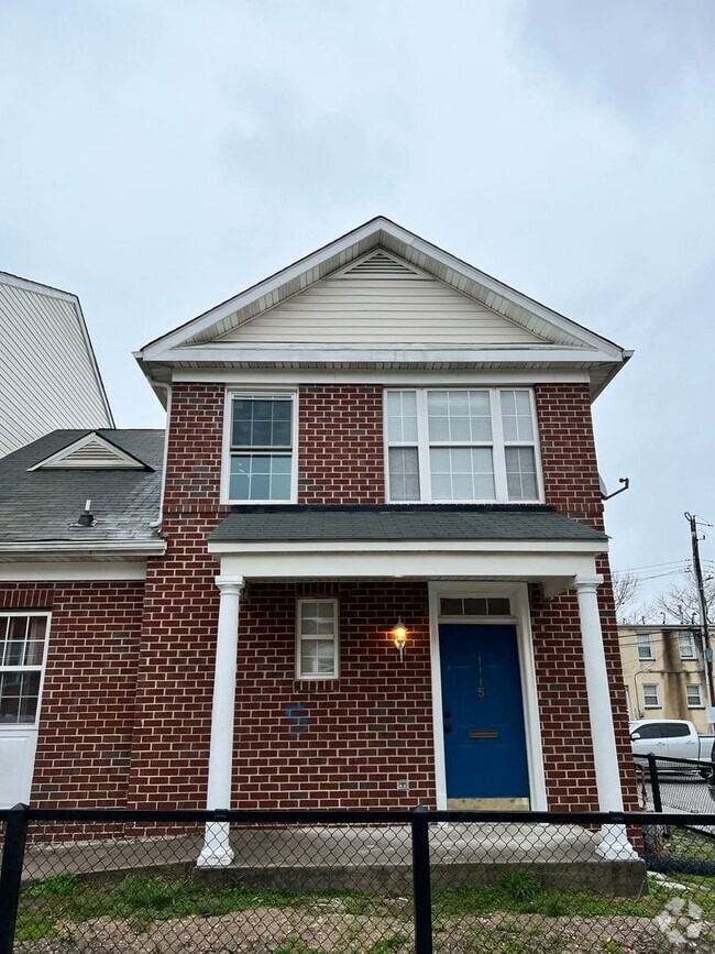 Building Photo - Spacious 3 Bedroom End Unit- Baltimore, MD
