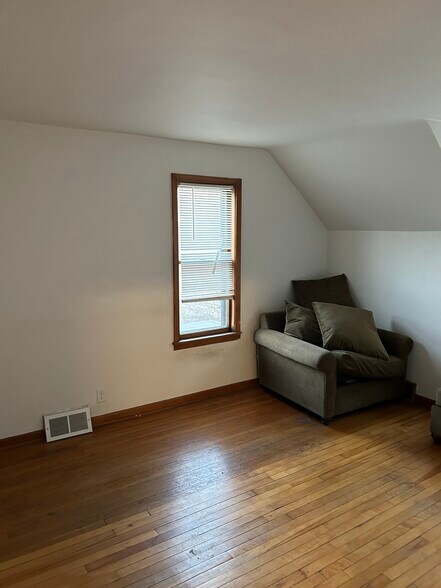 Upper unit living room - 1202 Buchanan St NE