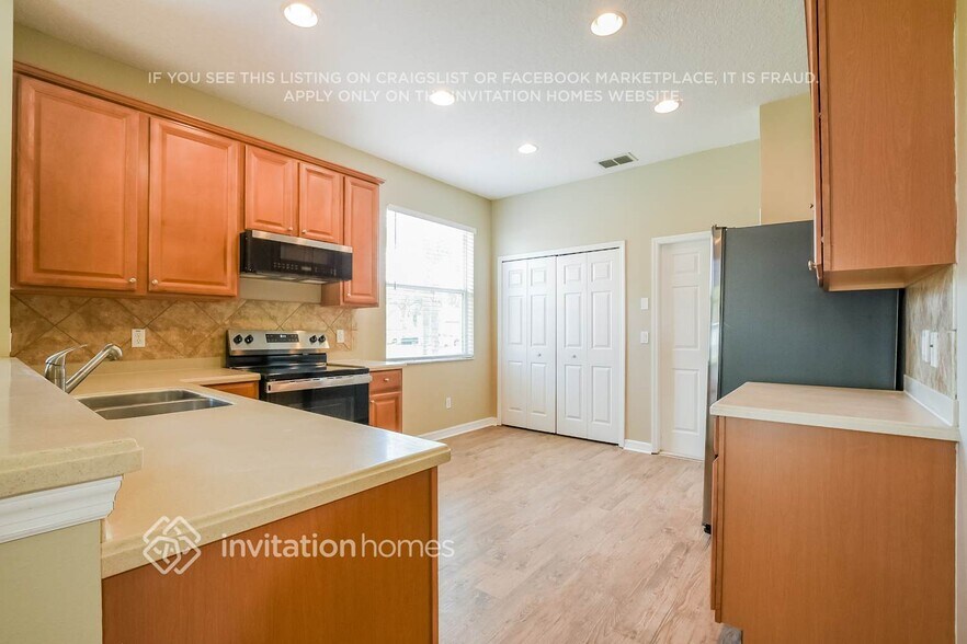Building Photo - 5873 Ansley Way
