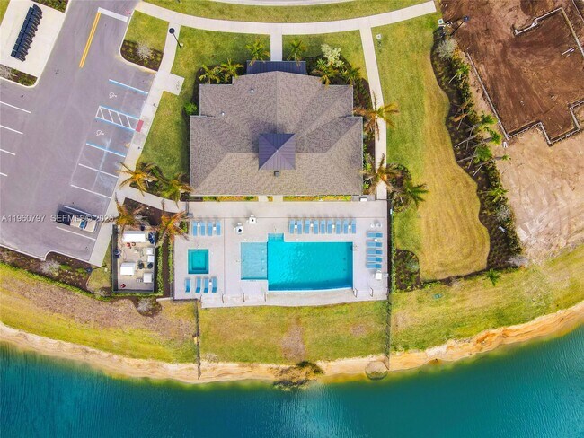 Building Photo - 13461 SW Bally Dr