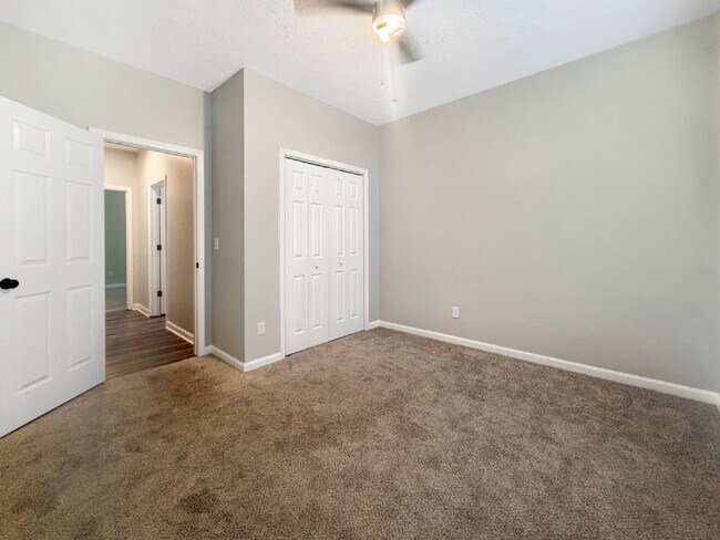 Building Photo - Beautifully Updated 3-Bedroom Home on 1.1 Acres in Gainesville