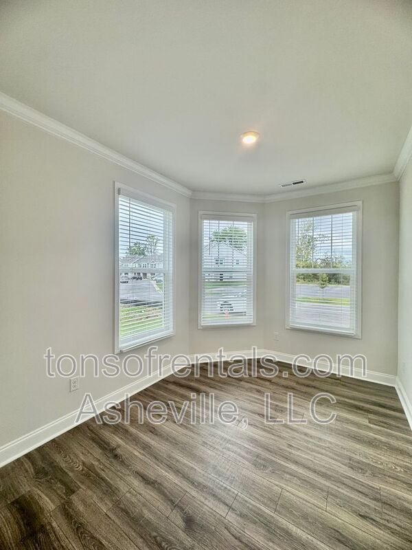 Building Photo - 545 Wheatfield Rd