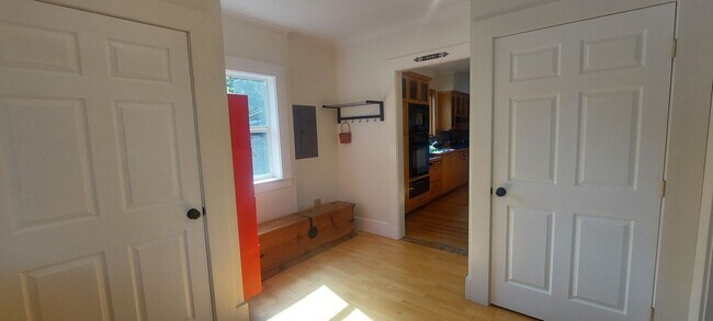 Building Photo - 1614 Eldridge Ave
