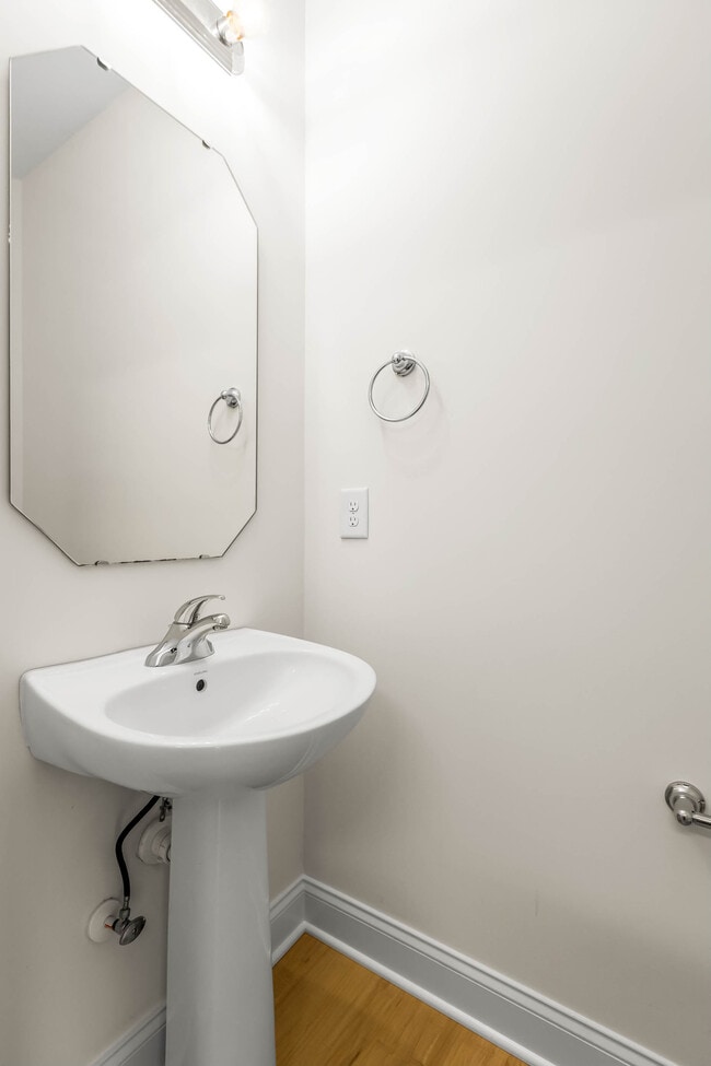 Building Photo - 3760 Shadow Ridge Dr