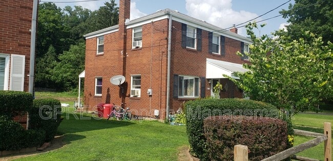 Building Photo - 1403 Spruce St