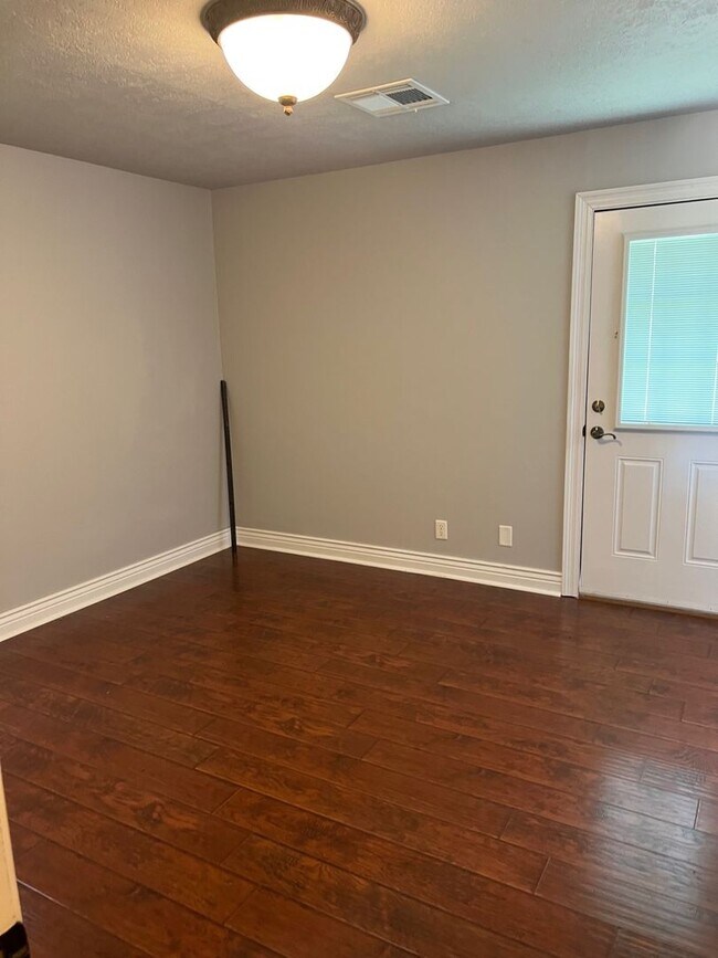 Building Photo - 412 Hwy 171