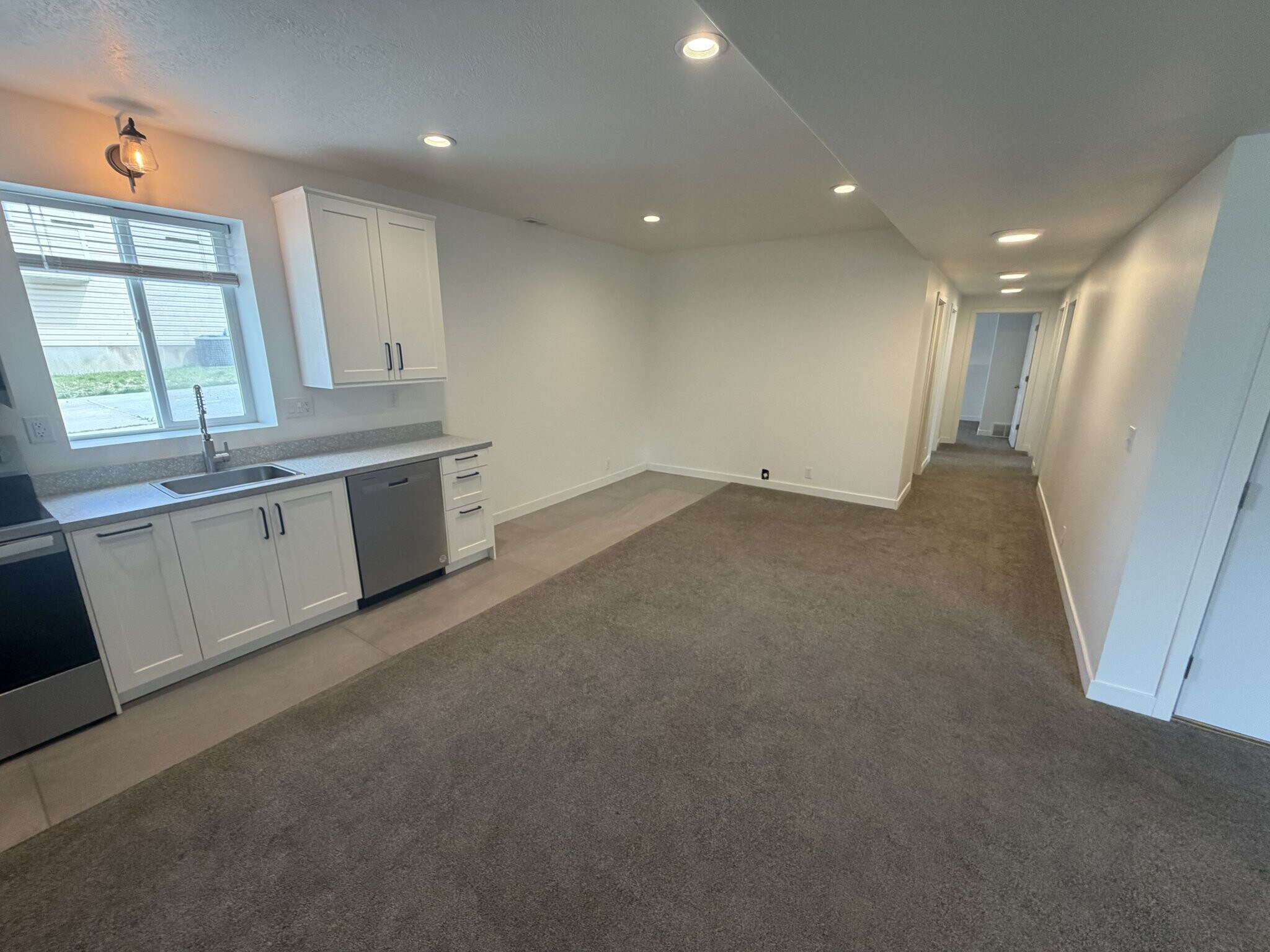 Building Photo - 5729 S 2400 W