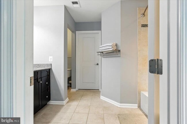 Building Photo - 8518 Cedar Chase Dr