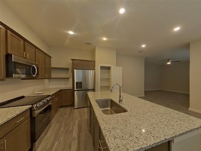 Building Photo - 4920 San Fabiano Ct