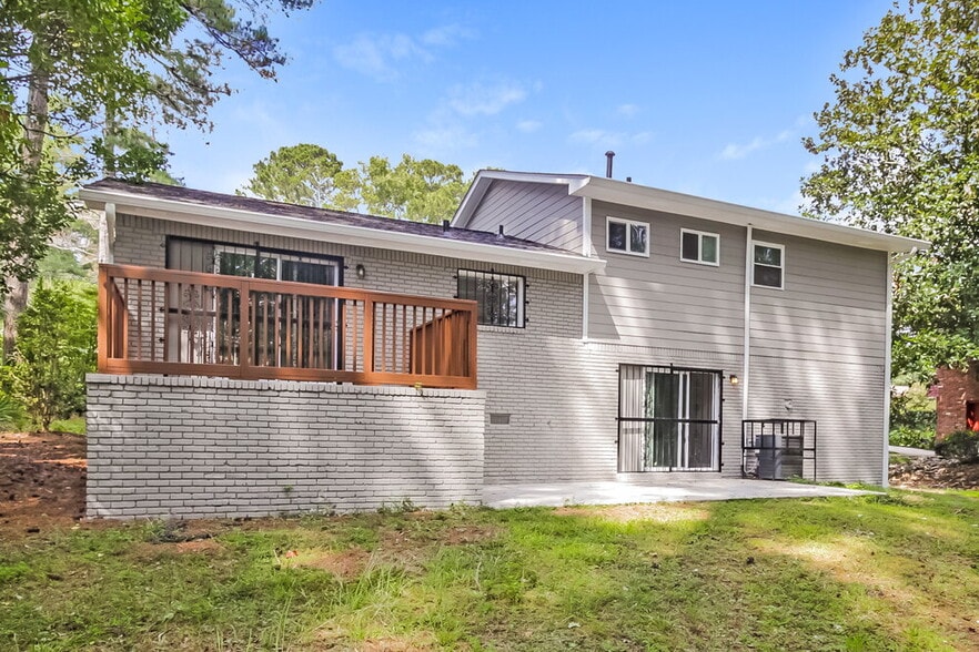 Building Photo - 4676 Pueblo Dr SW