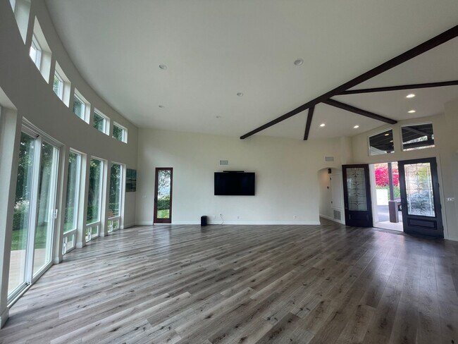 Building Photo - Stunning House on the Hill- Available Now