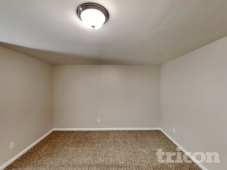 Building Photo - 34 Crescent Woode Dr