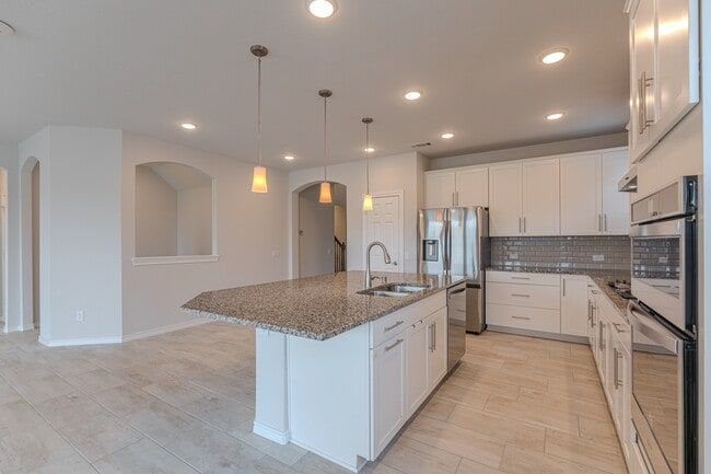 Building Photo - 59 Pioneer Canyon Pl