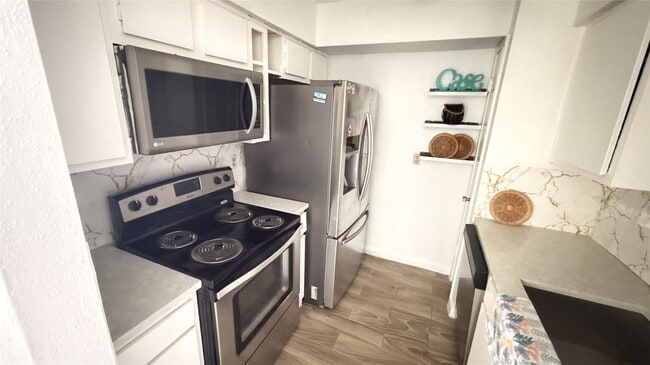 Building Photo - 6200 W Tidwell Rd