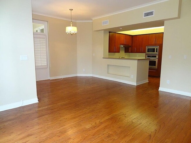 Building Photo - "Luxurious 2-Bed, 3-Bath Retreat with Granite Countertops in San Diego's Heart - 1460 Sq Ft of El...