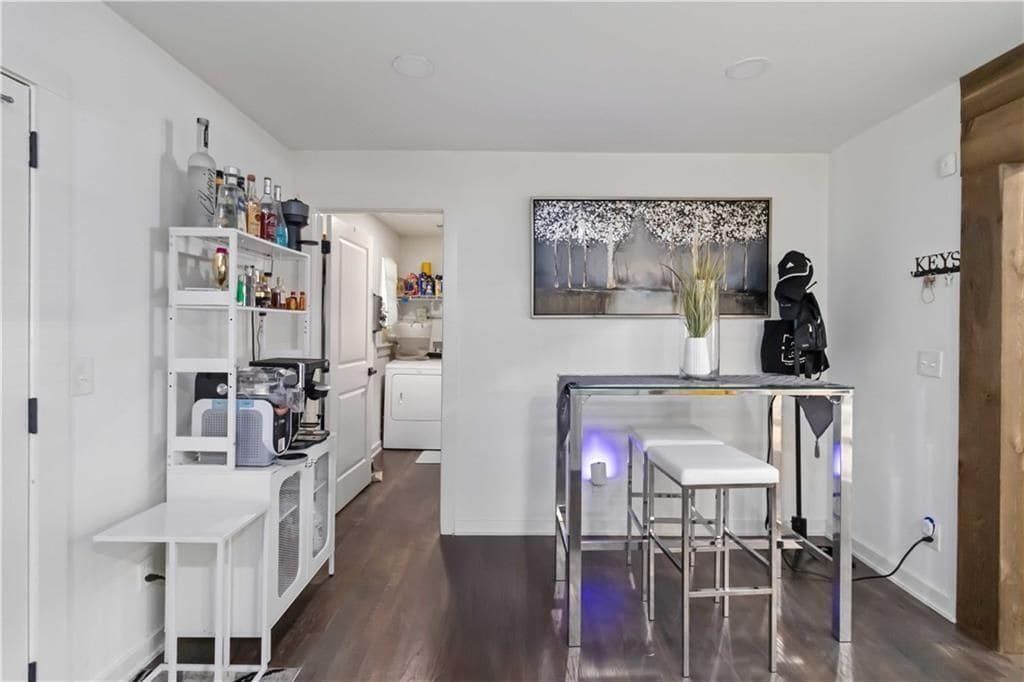 Building Photo - 2327 Young Rd