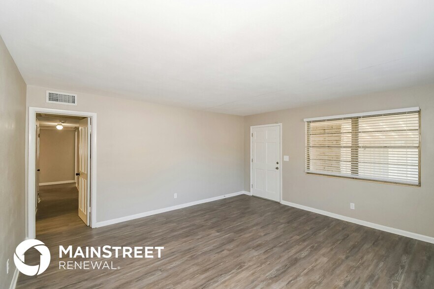 Building Photo - 6238 Green Pine Ln