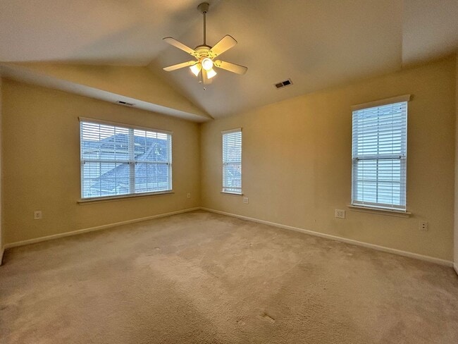 Building Photo - Welcome to this charming house "ASK ABOUT OUR ZERO DEPOSIT"