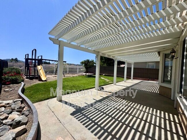 Building Photo - 33021 Adelante St