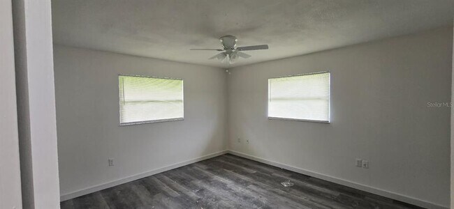 Building Photo - 22149 Bronxville Ave