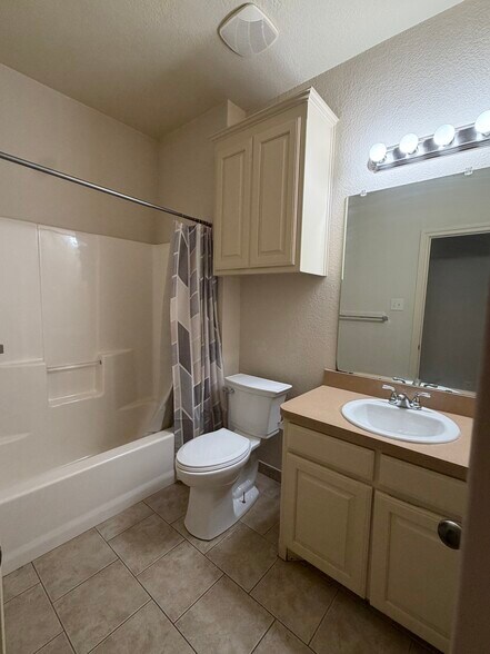 Building Photo - 5809 Swords Dr