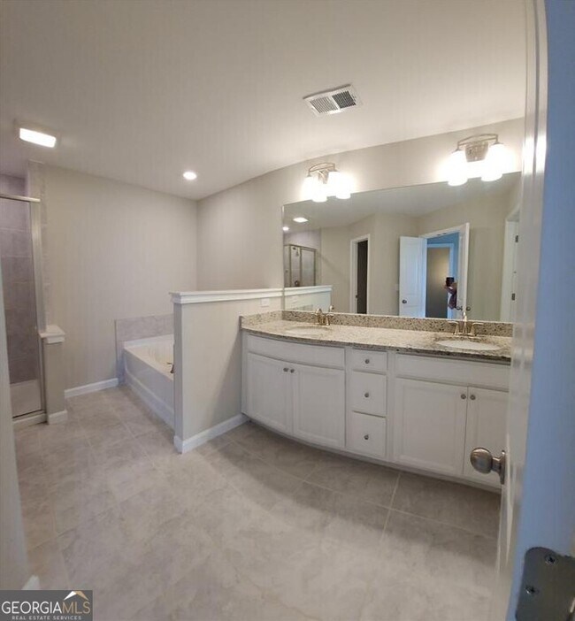 Building Photo - 171 Northaven Ave