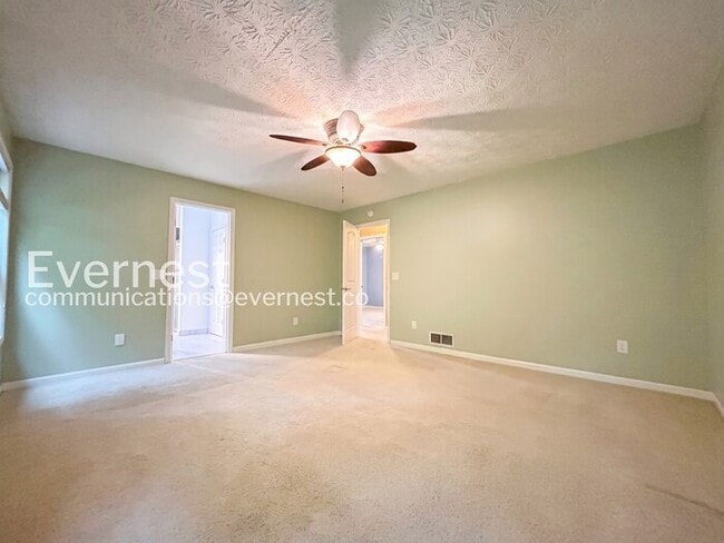 Building Photo - Beautiful 4 Bed/3 Bath Home with 3 Car Garage / Available Now!