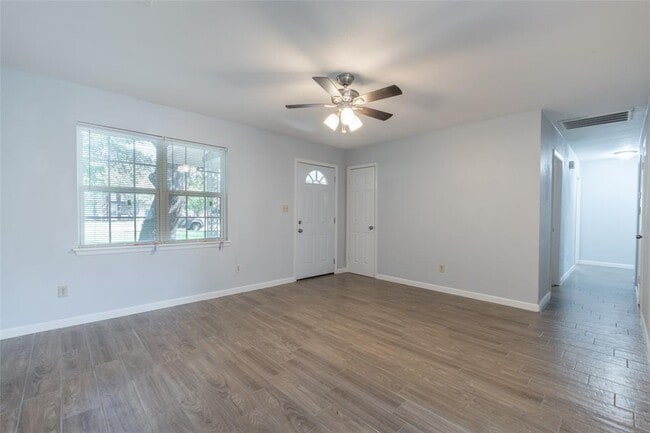 Building Photo - 606 West St