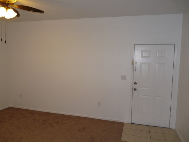 Building Photo - SOUTHWEST 2 BEDROOM, 2 BATH CONDO IN GATED...