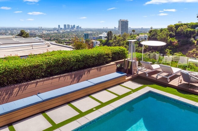 Building Photo - 1439 Devlin Dr