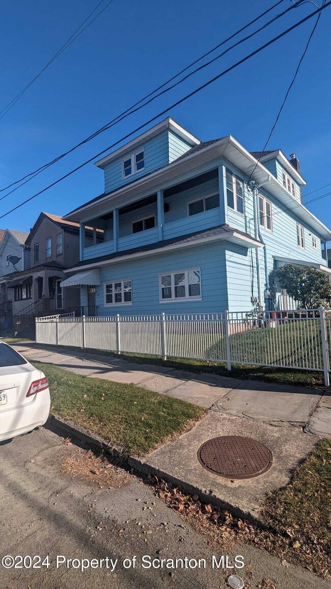 Primary Photo - 731 S Irving Ave