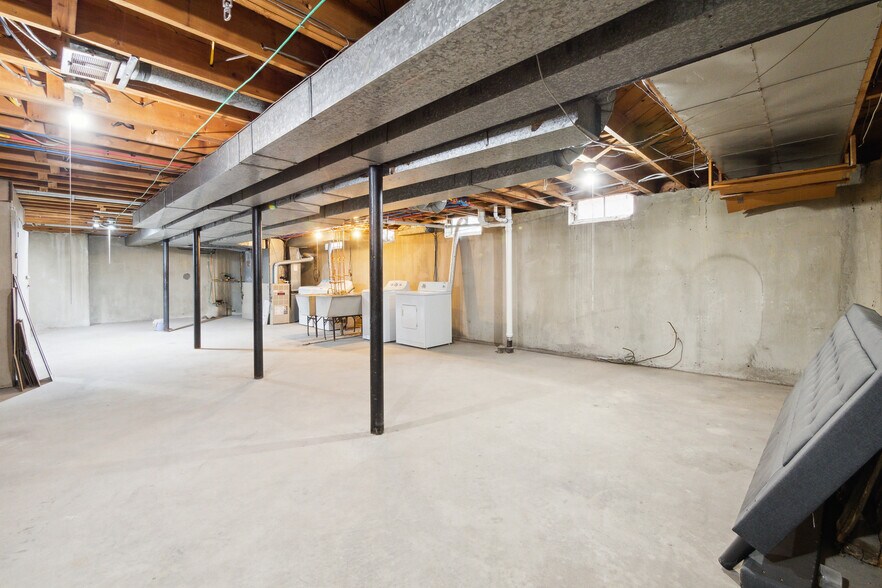 shared basement area - 204 Catalpa Dr