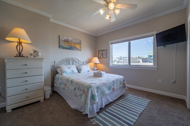 Building Photo - 105 63rd St