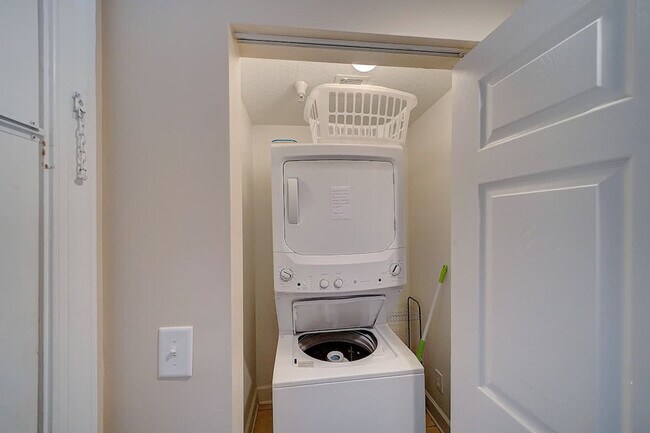 Building Photo - 10625 Front Beach Rd