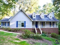 Building Photo - 119 Lakewood Dr
